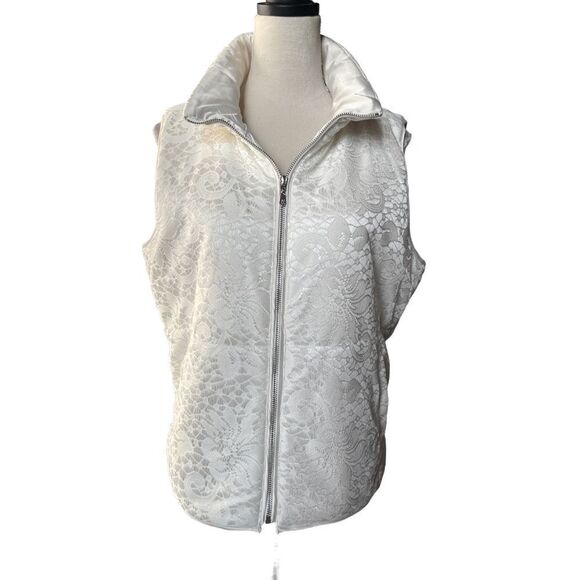 CeCe Cynthia Steffe Women’s Ivory/Cream Full Zip Lace Puffer Vest (Size: Large) - Picture 3 of 16